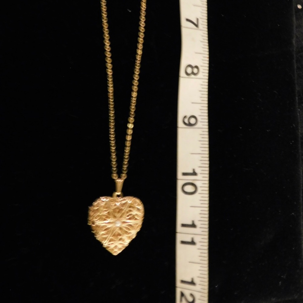 Gold Heart Locket Gold Chain - Picture 10 of 10